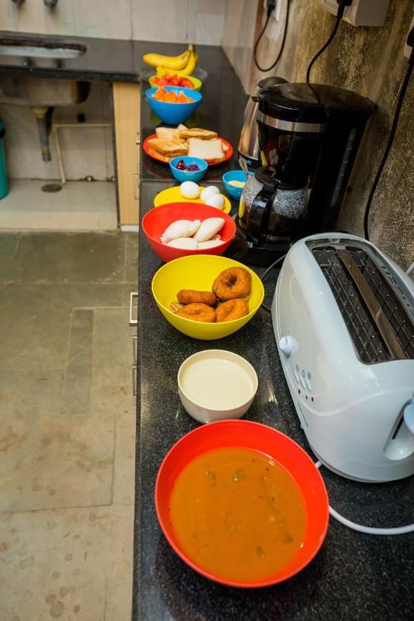 Nap Manor Hostels Mumbai Exterior photo